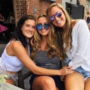 Meet your Posher, Caroline